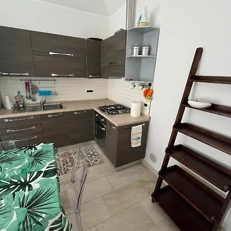 La Casa Gialla Апартаменты Лайгуэлья