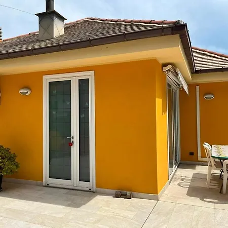 Apartment La Casa Gialla *