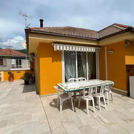 Apartment La Casa Gialla Laigueglia