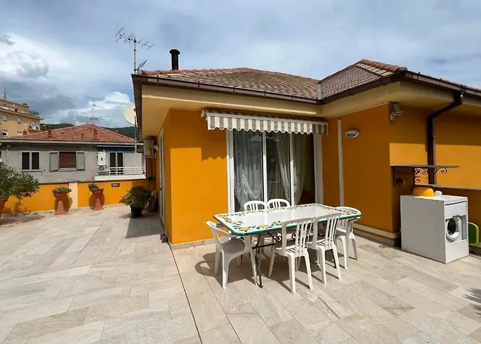 Apartment La Casa Gialla Laigueglia